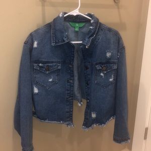 super cute jean jacket!